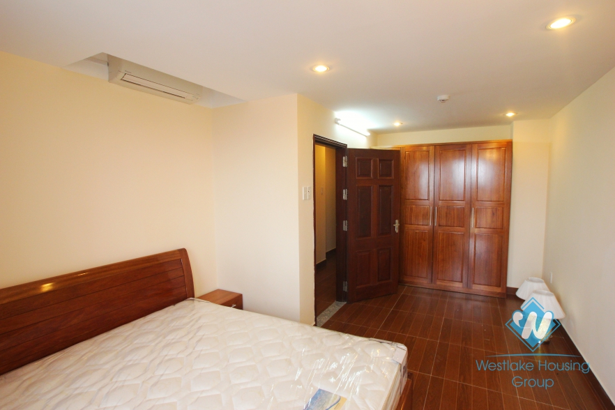Brand new 3 bedrooms apartment for rent in Xuan Dieu street, Tay Ho, Hanoi